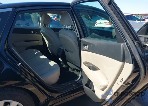 2018 Kia Optima Lx z USA, uszkodzony, nr VIN 5XXGT4L38JG257166